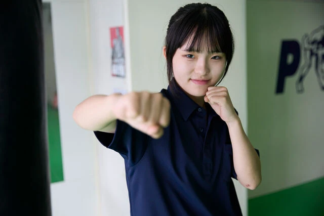 三女・愛和（17歳）。アマチュア時代はクイーンズファイト45キロ王者。先日セミプロ第一戦を落としたものの8月の試合で再起を目指す