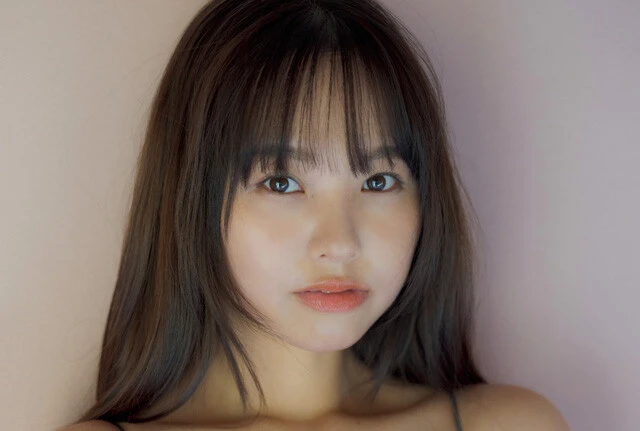 今回のグラビア撮影の裏テーマは「猫」。本郷柚巴(ゆずは)のしぐさや表情にも注目!「今号でsejuの魅力がたくさん伝わったらうれしいです」