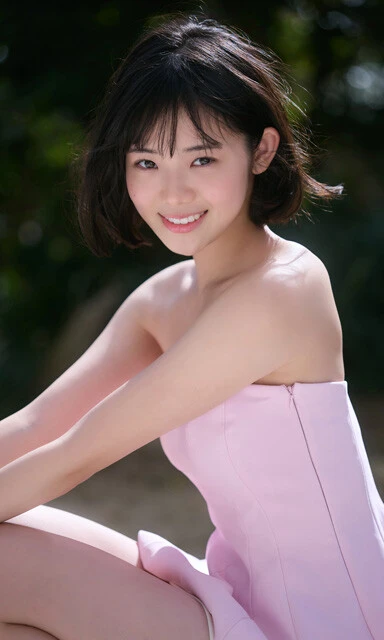 【デジタル限定】志田こはく写真集『琥珀色の時』　(C)中村和孝／週刊プレイボーイ