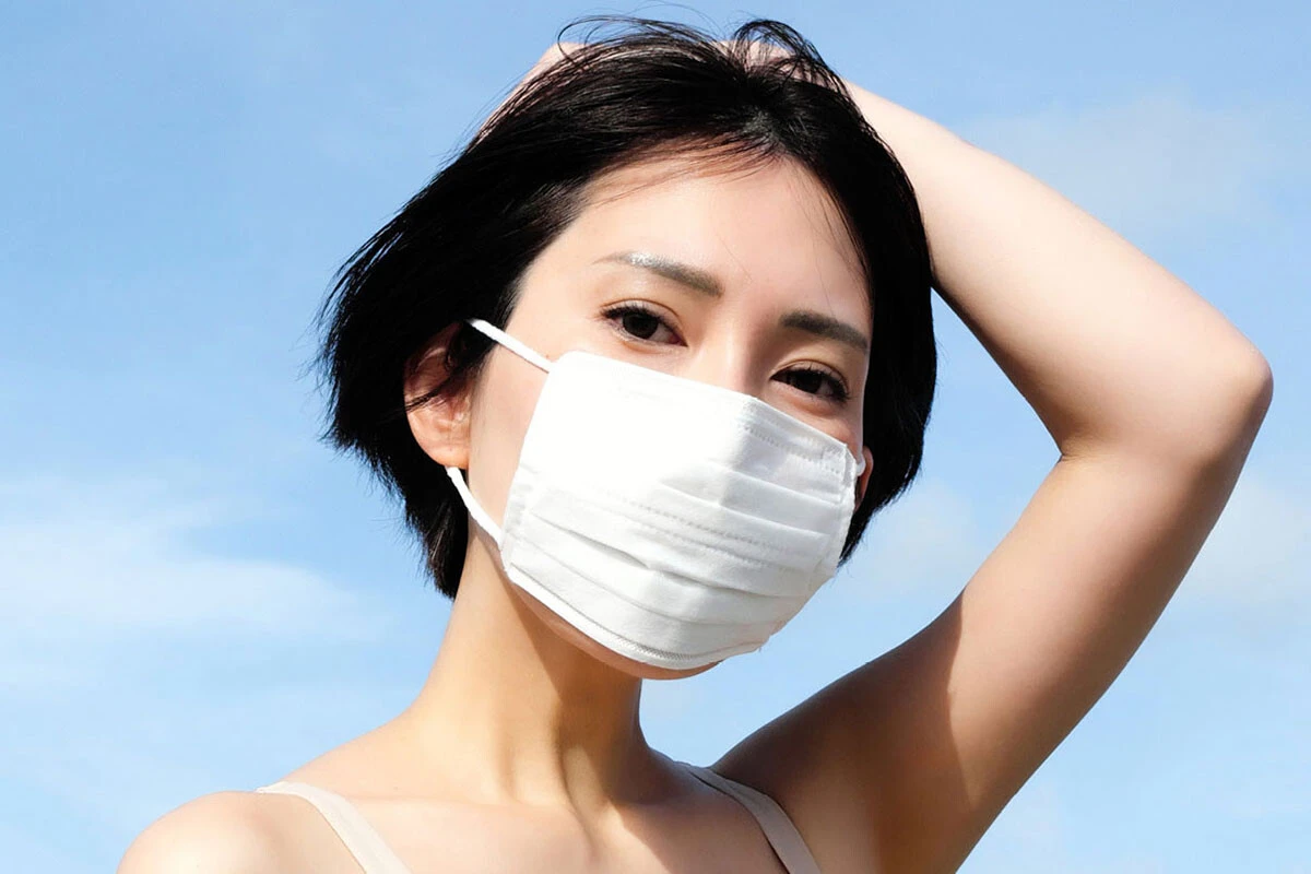 丸の内OLレイナがYouTubeに帰還!?　お忍び旅行がテーマの「全顔オープン」写真集発売＆3年ぶりのYouTubeチャンネル開設を宣言！ 