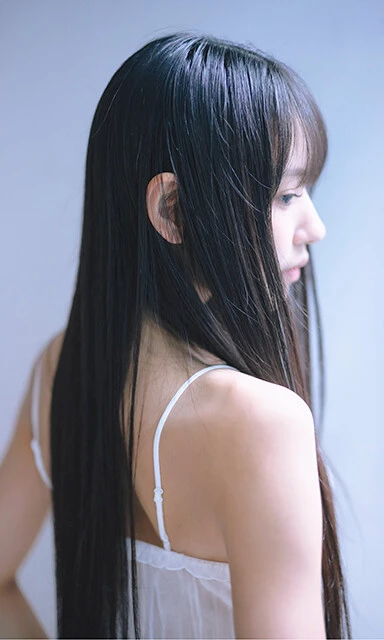 八掛うみデジタル写真集『White（R18版）』より