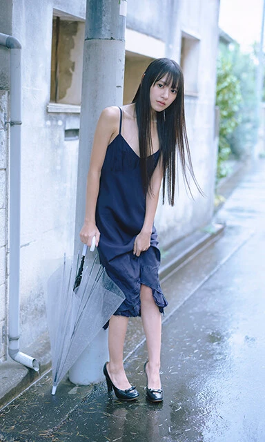 八掛うみデジタル写真集『White（R18版）』より