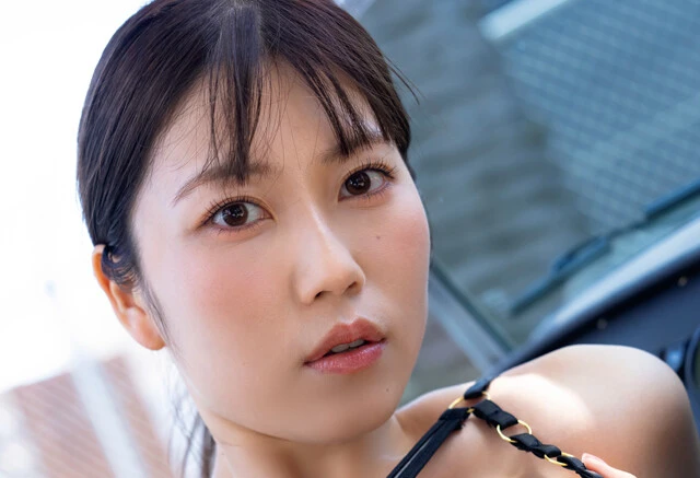 Jカップ＆ウエスト55cmのミラクルボディ・伊織いお「家族は私がグラビアでおっぱいを強調する姿は見慣れていると思います」
