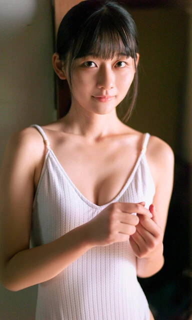 【デジタル限定】可児愛梨写真集『初恋ジレンマ』　(C)細居幸次郎／週刊プレイボーイ