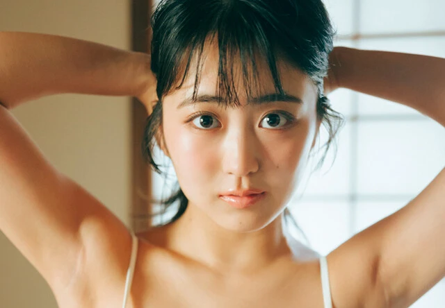 福井梨莉華がデビューからはや2年。今回は"大人の梨莉華"をお届け！「80年代みたいなレトロなグラビアに挑戦したい！」