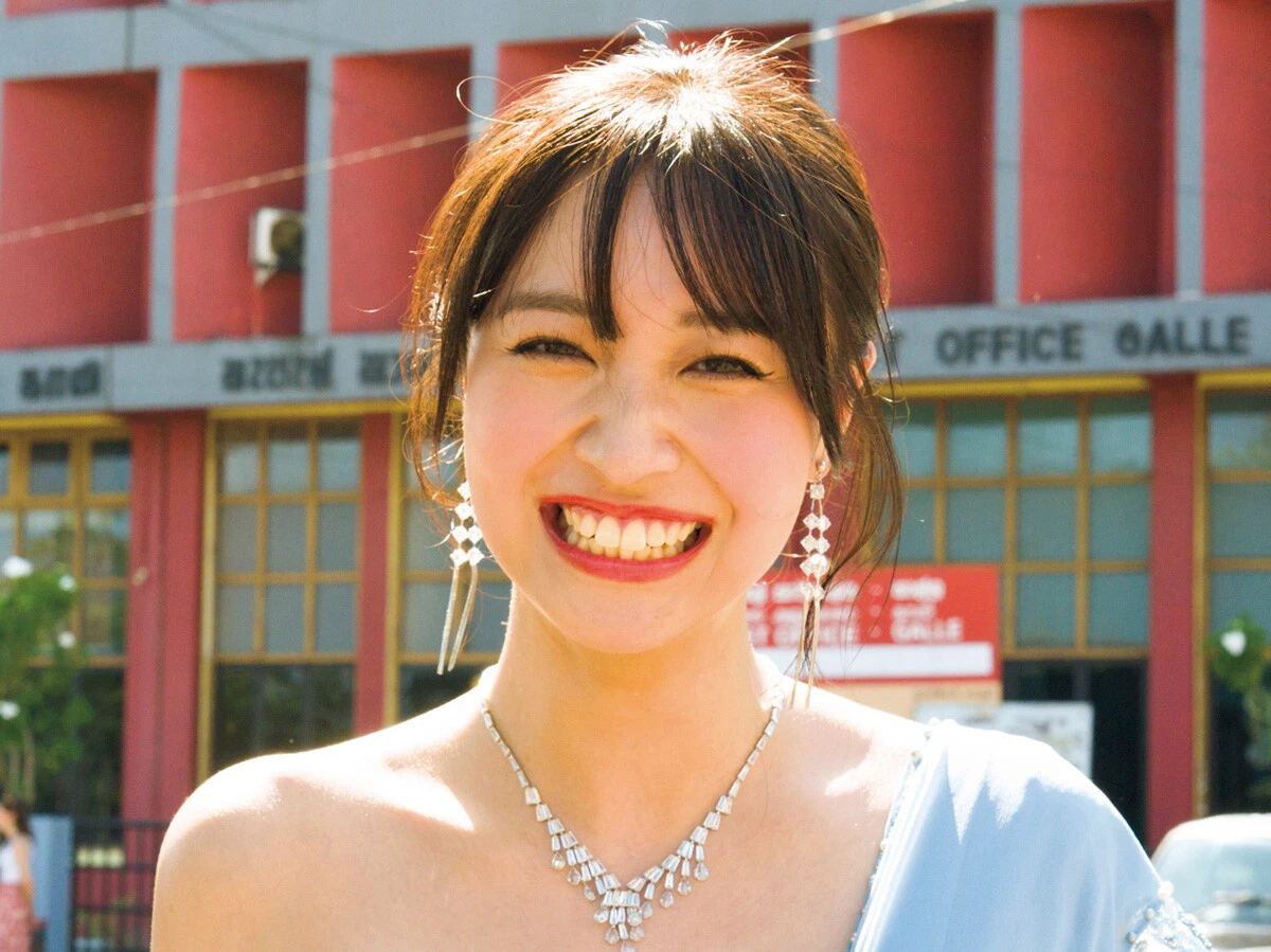 大胆カットから飾らない素顔まで。溝端 葵、待望のファースト写真集が発売決定！「自分でも 『めっちゃキレイ』と思った、鍛えたお尻も見どころです」