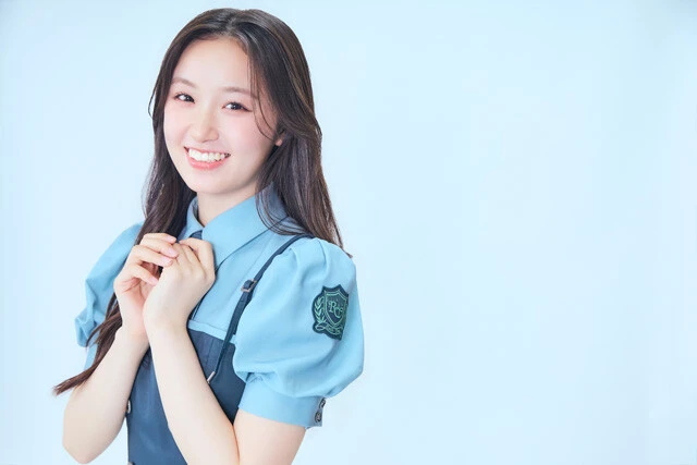 グループではマイナスイオン的存在の葉山莉瑚「木登りが好きです。お気に入りの木の上でのんびりしていたら、海外の方が「ワーオ！」」って手を振ってくれました（笑）」