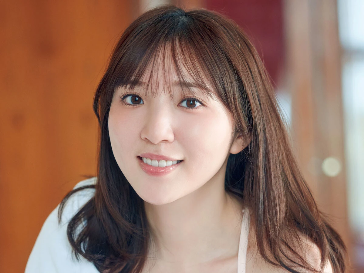 大人気声優・豊田萌絵が初めて訪れる異国の地でハプニングめじろ押し!?「写真を見ての気づきが多くて、次の撮影に生かすこともあります」