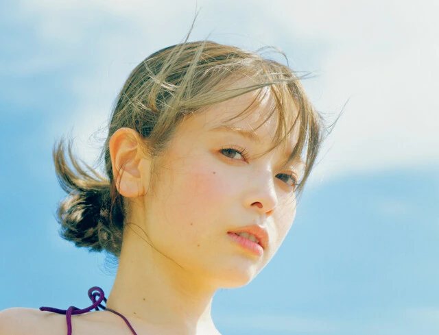 祝・グラビアデビュー1周年。サロモ界のトップランナー、緑川春菜が再登場！「自分を追い込みすぎてエレベーターで大泣きしちゃったんです」