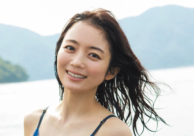 約4年ぶりの前回グラビアが大好評！　森田涼花（もりた・すずか）が変わらぬはかなさを放ち続ける理由とは？