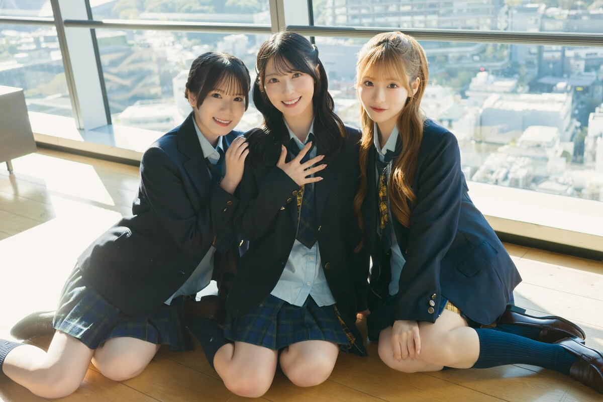 AKB48が20年前の衣装で『会いたかった』MVをリメイク！「違いを見比べてもらいたいです！」