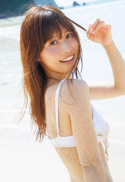 『週刊プレイボーイ』のグラビアに登場した西澤由夏