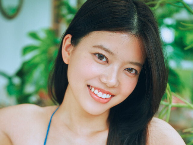 あふれるポテンシャルが花開く！　マイク眞木の娘、眞木 花（まき・はんな）が堂々の初グラビア「家族の力を借りずに自分だけでなんとか道を切り開きたい」