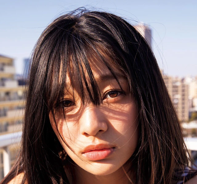 虹咲カリナが表紙デビュー＆芸名募集から1年。高校卒業とともに上京して本格始動！「卒業は寂しくないです。高校生活は1年生のうちに楽しみ尽くしたので（笑）」