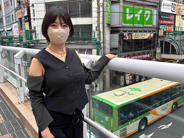 響きょう。＂エロ界隈の響祖（きょうそ）様＂を名乗る霊感系AV女優。森林原人に見いだされて同人AVからデビューし人気を集める。適正AV作品にも活動の幅を広げている