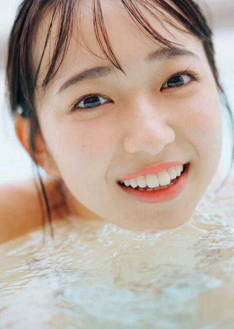 『週刊プレイボーイ』のグラビアに登場した入間ゆい