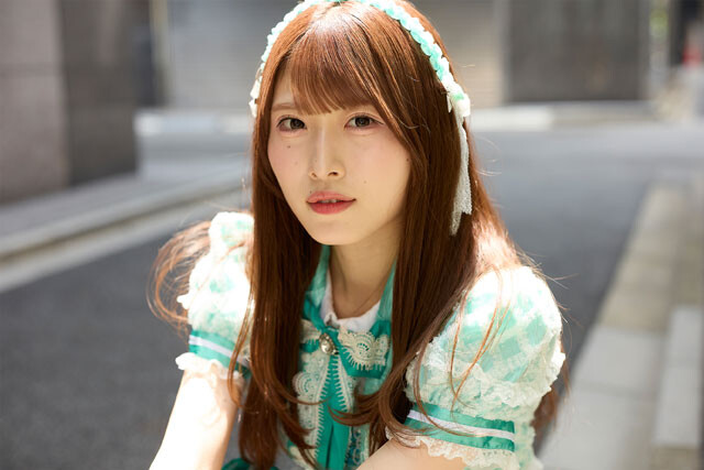 元上場企業の営業マン・ひなちゃん（花野井）「AKB48さんや乃木坂46さんなどアイドルがずっと大好きなので、ライブをやっている時間が幸せです」