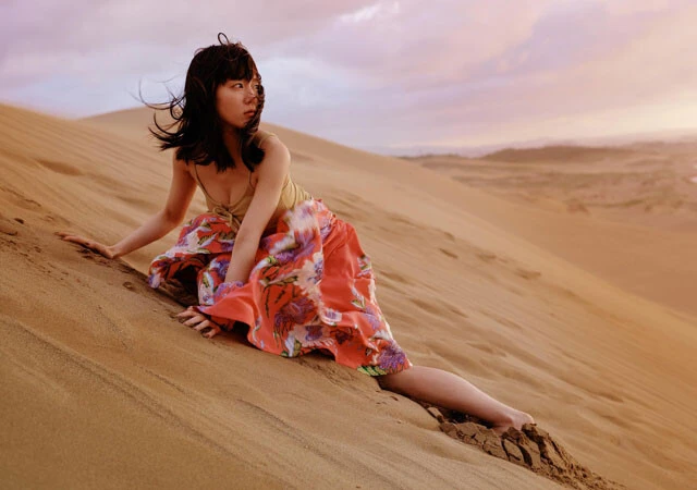 吉岡里帆『光と風と夢。』より