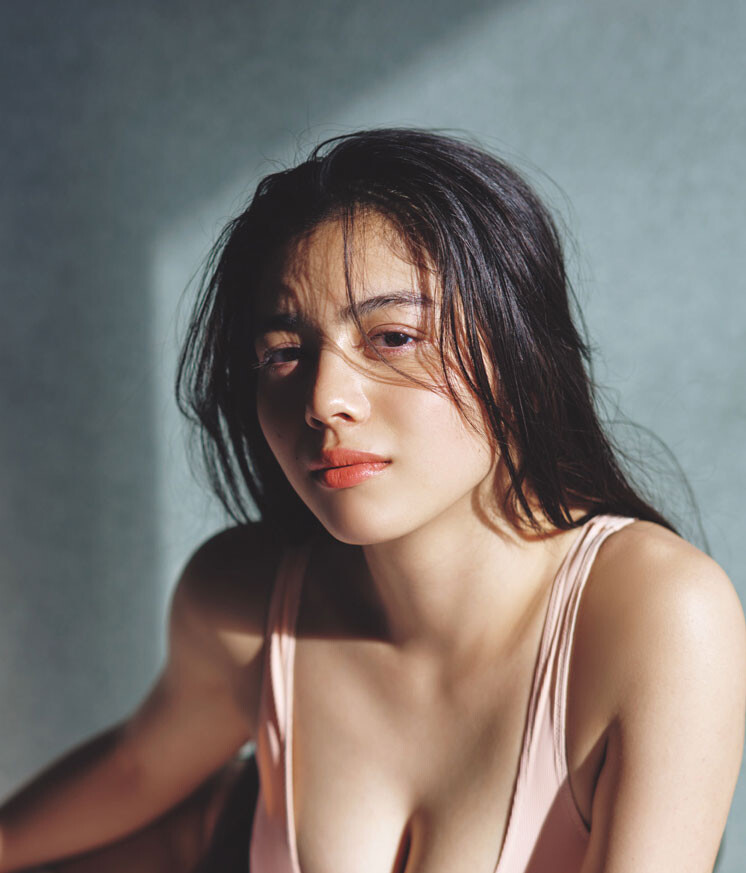 新時代オーディション「ニューヒロインPROJECT」グランプリ・清埜きりが鮮烈すぎる表紙デビュー！