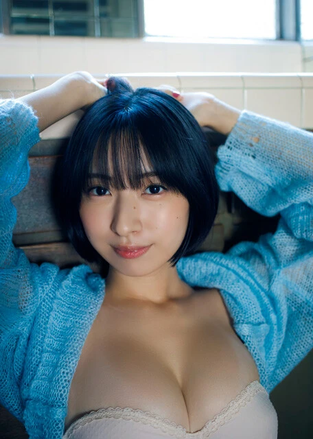 『週刊プレイボーイ』のグラビアに登場した香野子