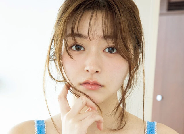 山本 杏が19歳最後のグラビアで自ら「えっ、これ衝撃」のカットを連発「自分の顔面の強さにびっくりしました」