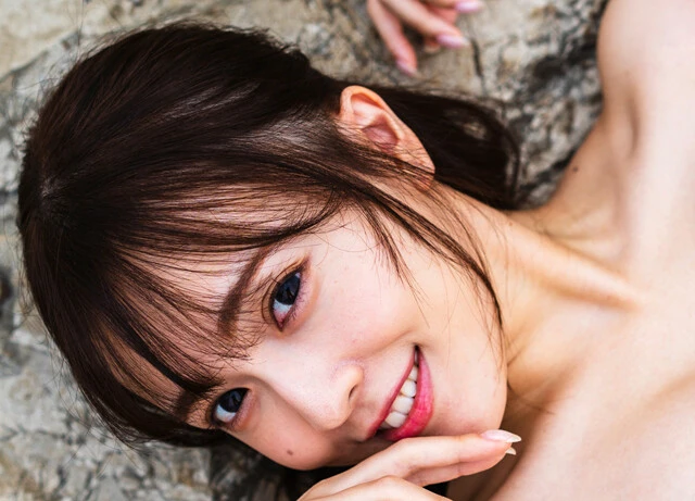 声優としても活躍中の美女・由良朱合（ゆら・あかり）がSEXYグラビアに挑戦！「一番セクシーなグラビアをやりたいって事前にお願いしていたんです」