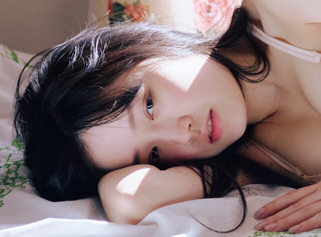 約4年ぶりのグラビア披露！　元安藤咲桜が藤水咲桜（ふじみず・さくら）に改名後初登場「中二病なので今も魔法少女になるかもと思っています（笑）」