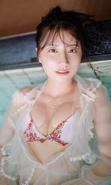 鈴木優香デジタル写真集『花の生命（いのち）』／撮影：熊谷貫