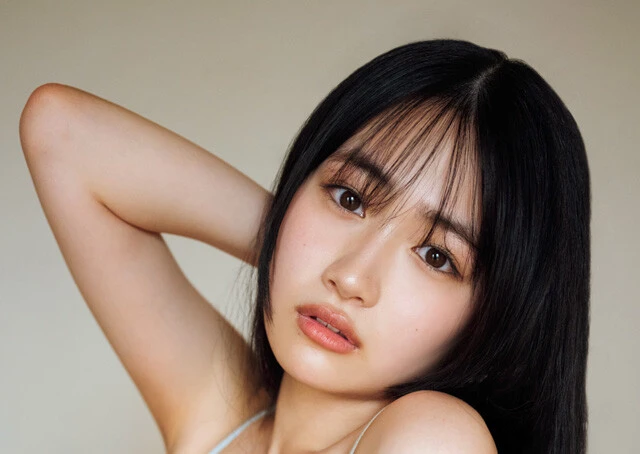「ミスマガジン2025」でミスヤングマガジンを受賞したフレッシュな17歳、晴こころ「卒業したら、変な踊りや変顔を披露できる相手が減るので寂しいです（笑）」
