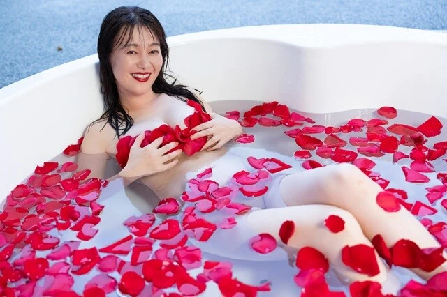 "令和のスイカップアナウンサー"竹中知華がグラビア界を無双！【週プレ グラジャパ！】