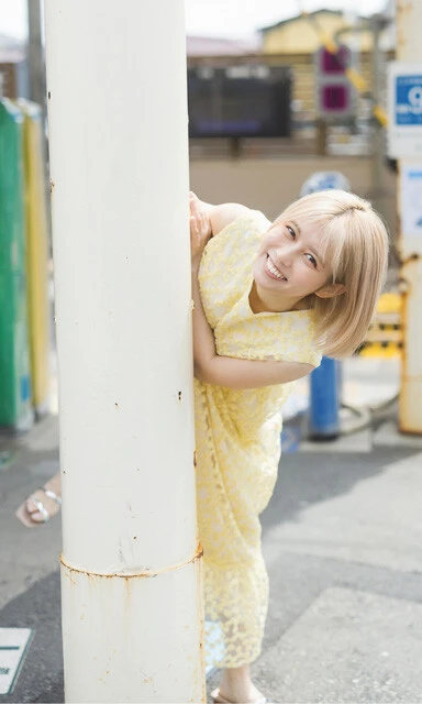 デジタル写真集『SHE IS HERE』（撮影／藤本和典）より