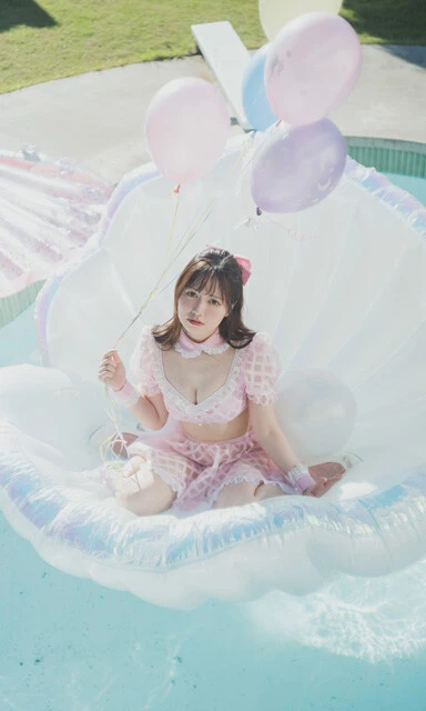 デジタル写真集『REAL DREAM』（撮影／藤本和典）より