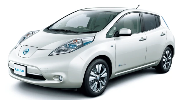 日産「リーフ」 /価格273万8880円~354万5640円(国の補助金は最大27万円) /1充電走行距離228km /車両重量1430kg(S) /電気自動車のリーフ。最初のモデルから比べると販売価格は100万円ほどダウン! 航続距離もグンと延びた
