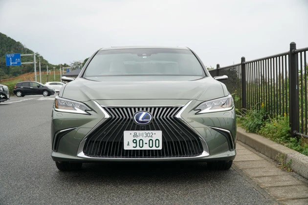 デジタルアウターミラーを世界発装着。あのウィンダムの血を引く「レクサス ＥＳ」が日本初登場！