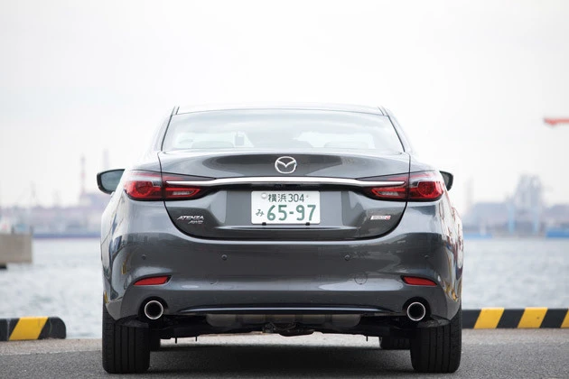 【SPEC】 ●6速MT●全長×全幅×全高:4865mm×1840mm×1450mm●車両重量:1660kg●エンジン:2.2リットル直列4気筒DOHCディーゼルターボ●駆動方式:4WD●最高出力:190PS●最大トルク:45.9kgm●最小回転半径:5.6m●使用燃料:軽油●車両本体価格:419万400円(税込)