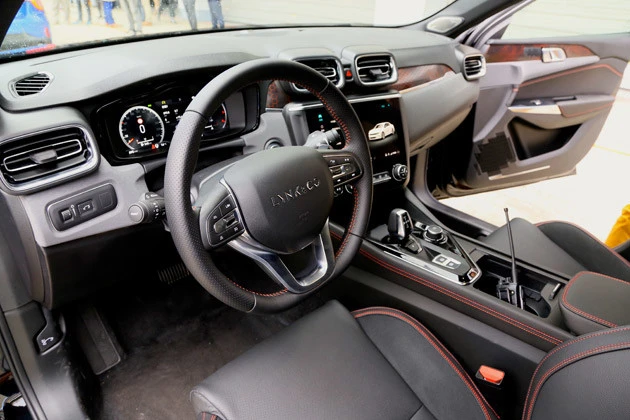 内装もオリジナルデザインだが基本に忠実だ