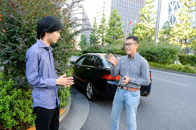 人生初の東京ドライブだったが、河津さんが柔和な笑顔で落ち着かせてくれる。約１５年というペーパードライバー指導歴は決してダテじゃないぞ！
