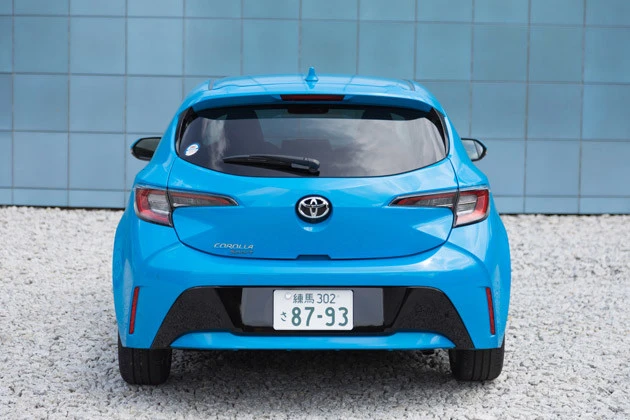 【SPEC】 ●CVT●全長×全幅×全高:4375mm×1790mm×1460mm●車両重量:1310kg●エンジン:1.2リットル直4 DOHC 16バルブ ターボ●駆動方式:FF●最高出力:116PS●最大トルク:18.9kgm●最小回転半径:5.1m●使用燃料:無鉛レギュラー●車両本体価格:225万7200円(税込)