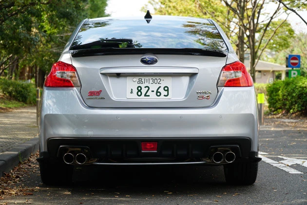 【SPEC】 ●CVT●全長×全幅×全高:4595mm×1795mm×1475mm●車両重量:1540kg●エンジン:2リットル水平対向DOHCターボ●駆動方式:AWD●最高出力:300PS●最大トルク:40.8kgm●最小回転半径:5.6m●使用燃料:無鉛プレミアム●車両本体価格:409万3200円(税込)