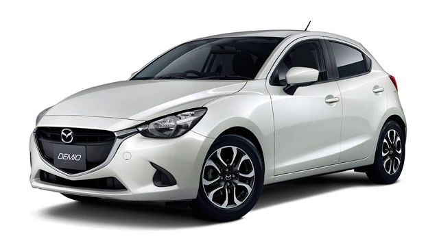 【マツダ　デミオ１５ＭＢ】価格は１５６万６００円。ダークティンテッドガラス、分割可倒式リアシート、１６インチアルミなどのオプションもアリ