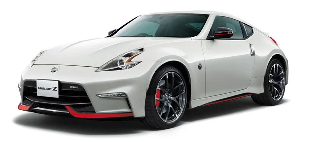 日産 フェアレディZ NISMO 直線番長のイメージがあるZだが、実はコーナーに入るとベタッと張りつきながら曲がる。先進安全システムの搭載はない。価格629万3160円