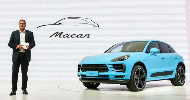 【ポルシェ/マカン】7.1インチから10.9インチへサイズアップしたフルHDタッチスクリーンを搭載。エクステリアはLEDヘッドライト、テールライトデザインなどが刷新された