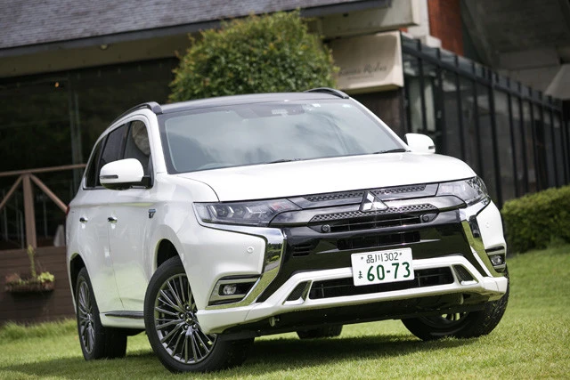 【三菱/アウトランダーPHEV】PHEVシステムは主要構成部品の約9割を刷新。エンジンは2L直4DOHCから2.4L直4アトキンソンサイクル化。スムーズさや静粛性を大幅に向上させている