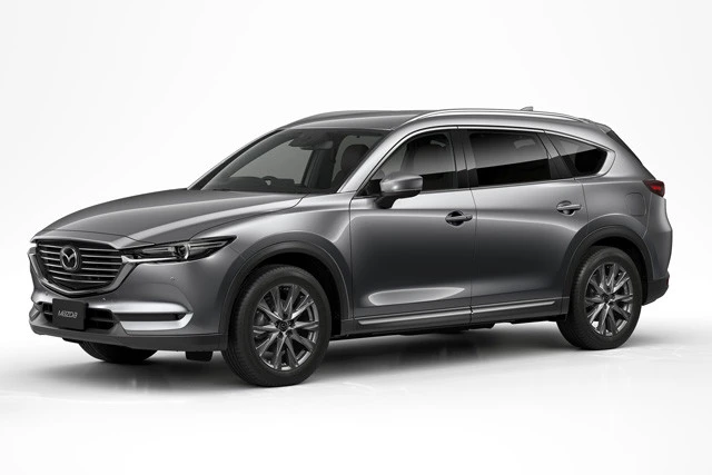 【マツダ／ＣＸ‐８】新たに追加されたガソリンエンジンは、２．５Ｌ直噴直４自然吸気エンジン（１９０馬力）と２．５Ｌ直噴直４ターボエンジン（２３０馬力）の２種類。燃料はレギュラーガソリン