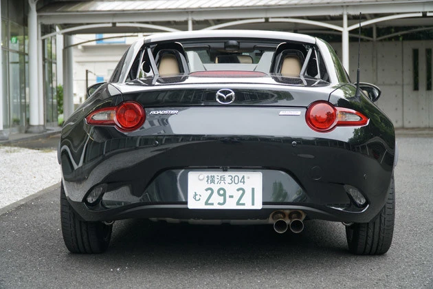 【SPEC】 ●6速MT●全長×全幅×全高:3915mm×1735mm×1245mm●車両重量:1100kg●エンジン:2リットル直列4気筒DOHC●駆動方式:FR●最高出力:184PS●最大トルク:20.9kgm●最小回転半径:4.7m●使用燃料:無鉛プレミアムガソリン●車両本体価格:365万400円(税込)