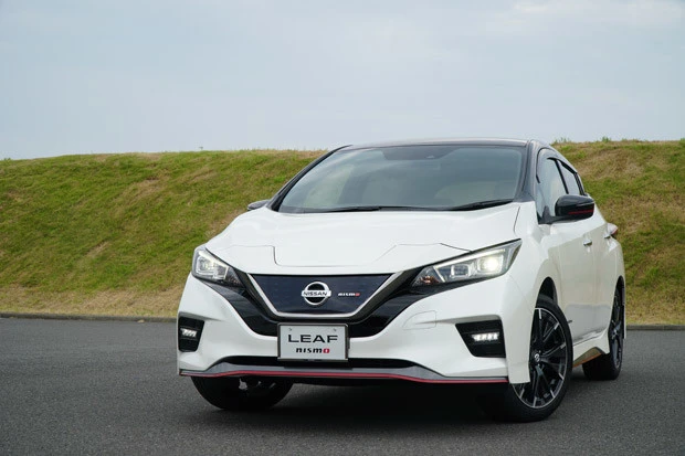 ガソリンエンジンのスポーツカー以上にスポーティかも！　日産リーフＮＩＳＭＯが示す電気自動車の走りの可能性