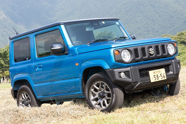 ボディサイズは全長3395mm×全幅147mm×全高172mm。エンジンは直列3気筒DOHCターボ。トランスミッションは4ATと5MT。価格は145万8000円(税込)~