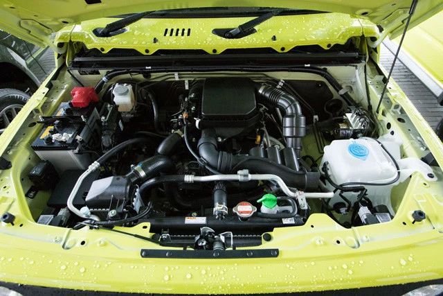 専用チューニングのＲ０６Ａ型ターボエンジンを採用