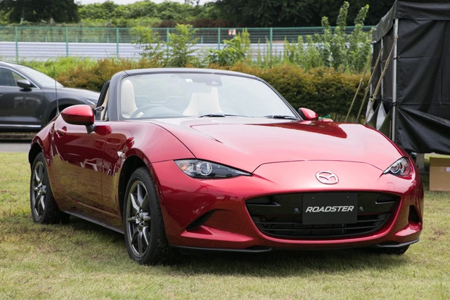 ロードスターが来年３０周年！ マツダ・丸本社長にスポーツカー戦略を直撃「ロードスターをやめるって発想はない」