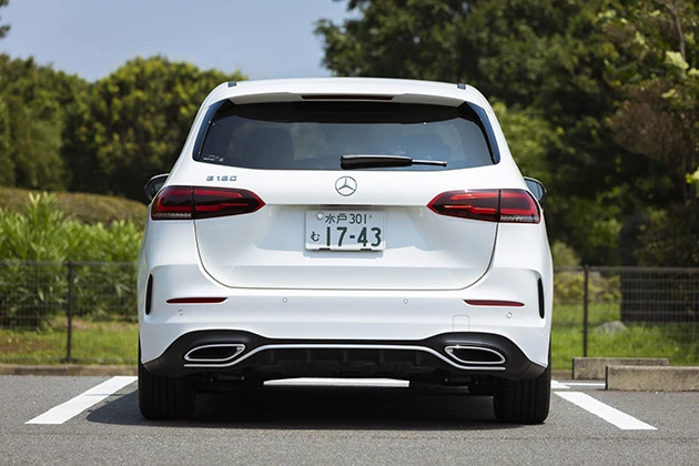 【CHECK POINT4】5名乗車時の荷室容量は455リットルだが、2名乗車時なら1540リットルにまで拡大できる